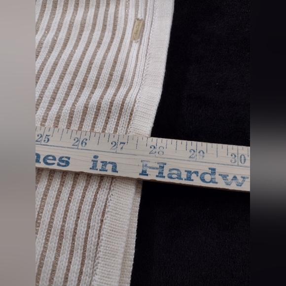 Sweater - Picture 12 of 12